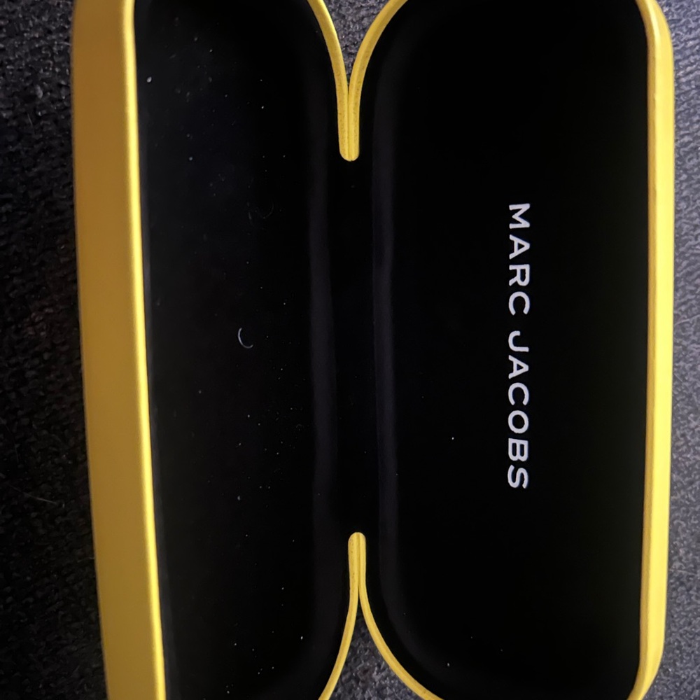 Marc Jacobs Tan Accessory Case - Picture 3 of 6